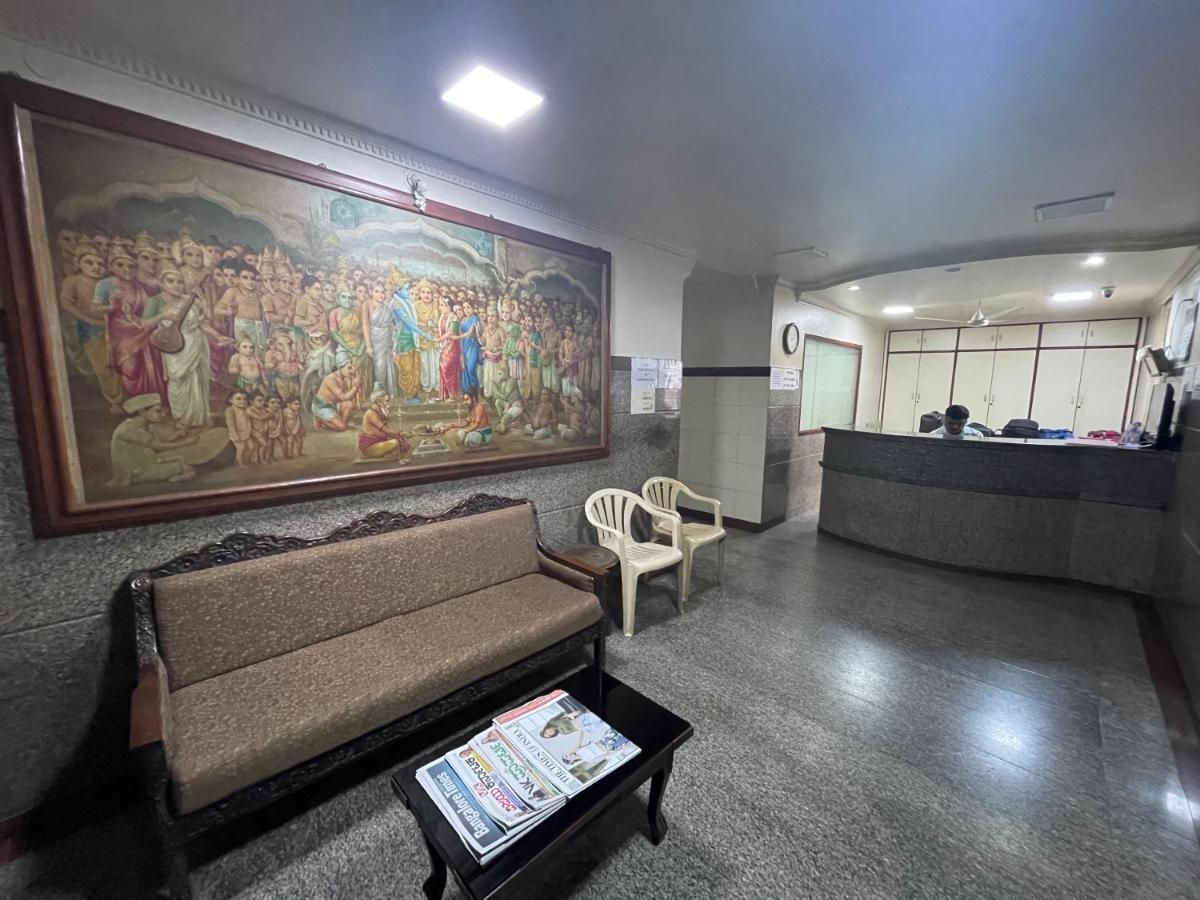 Sri Durgamba Lodge Bangalore Bagian luar foto