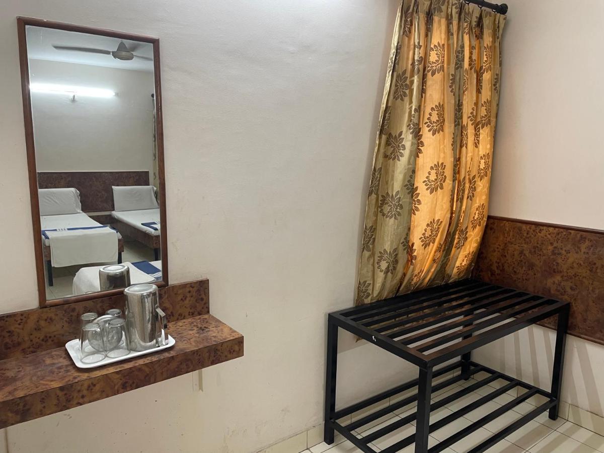 Sri Durgamba Lodge Bangalore Bagian luar foto